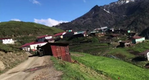 Село Гутатли в Дагестане. Скриншот видео https://gramho.com/media/2571484830565451488 Село Гутатли в Дагестане. Скриншот видео https://gramho.com/media/2571484830565451488