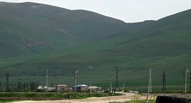 Пограничное село  Норабак. Кадр видео 
Sputnik Армения https://www.youtube.com/watch?v=G05pSwTXErU
