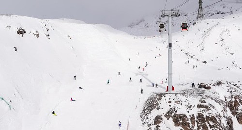 Туристы на курорте "Эльбрус". Фото пресс-службы курорта http://resort-elbrus.ru/ Туристы на курорте "Эльбрус". Фото пресс-службы курорта http://resort-elbrus.ru/