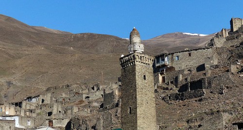 Минарет в селе Шиназ. Фото: Fred Schaerli https://ru.wikipedia.org/ Минарет в селе Шиназ. Фото: Fred Schaerli https://ru.wikipedia.org/