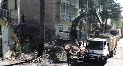 Обрушение жилого дома в Батуми. Кадр видео Спутник-Грузия https://www.youtube.com/watch?v=vCRXlxRkQmM Обрушение жилого дома в Батуми. Кадр видео Спутник-Грузия https://www.youtube.com/watch?v=vCRXlxRkQmM