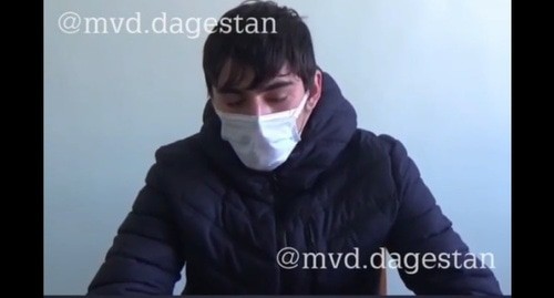 Задержанный 18-летний студент дает показания, стопкадр видео страницы в соцсети Instagram МВД по Дагестану https://www.instagram.com/p/CVVesLuAYkd/ Задержанный 18-летний студент дает показания, стопкадр видео страницы в соцсети Instagram МВД по Дагестану https://www.instagram.com/p/CVVesLuAYkd/