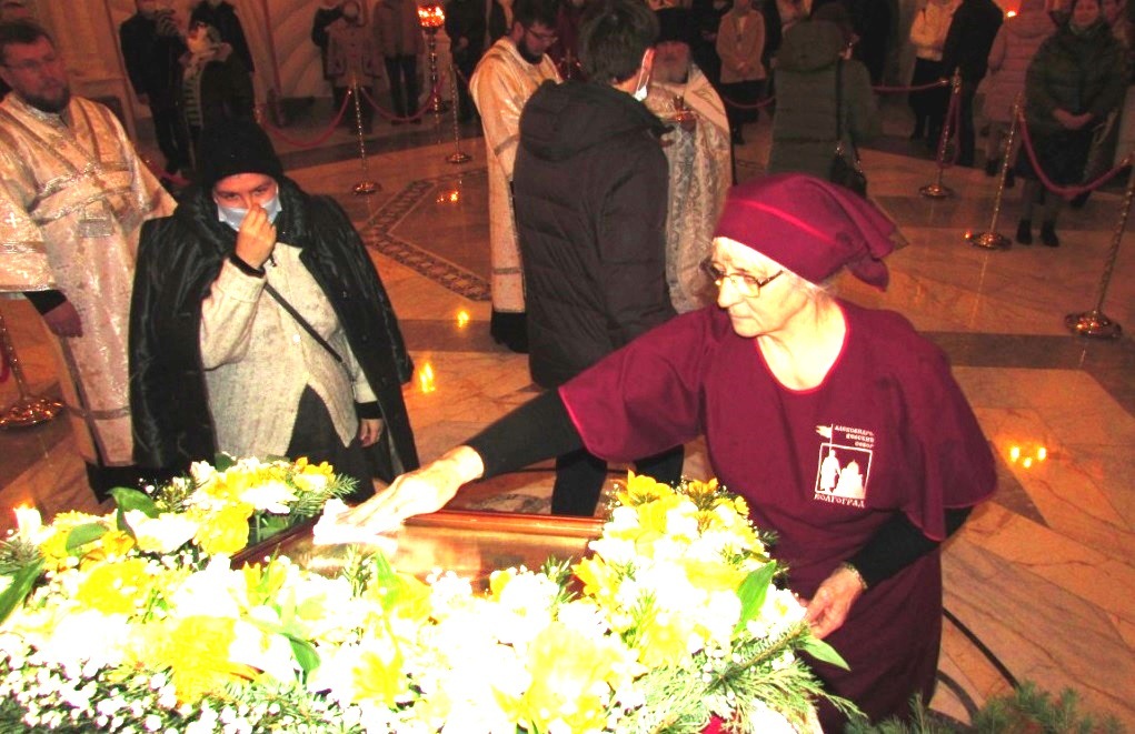 Обработка антисептиков в одном из храмов. 6 января 2022 года. Фото Вячеслава Ященко для "Кавказского узла"