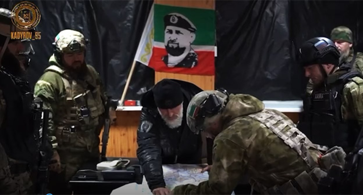 Адам Делимханов (слева). Кадр видео канала Рамзана Кадырова https://t.me/ramzan_kadyrovv_95/270 Адам Делимханов (слева). Кадр видео канала Рамзана Кадырова https://t.me/ramzan_kadyrovv_95/270