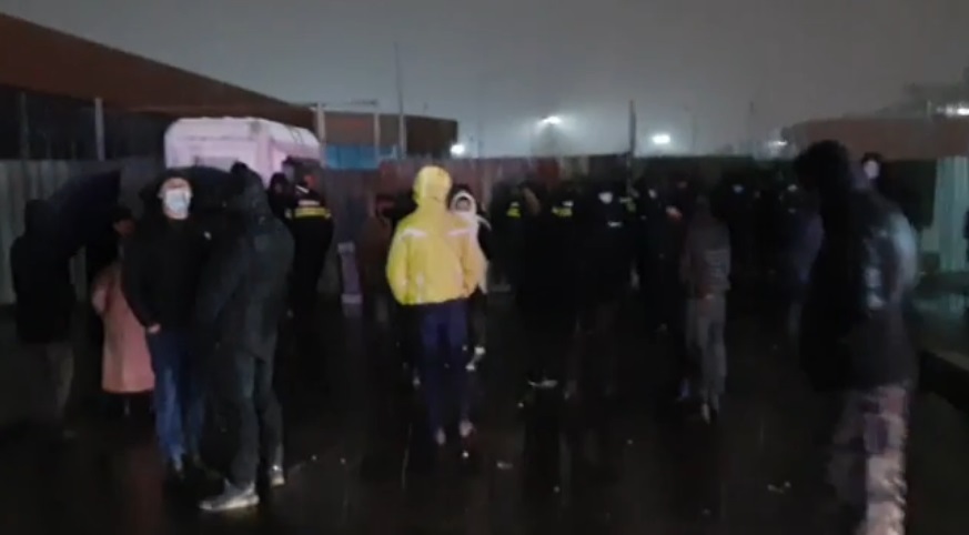 Акция протеста в Батуми. Стоп-кадр из видеоролика на странице https://www.facebook.com/batumelebi/videos/707112410484975/ Акция протеста в Батуми. Стоп-кадр из видеоролика на странице https://www.facebook.com/batumelebi/videos/707112410484975/