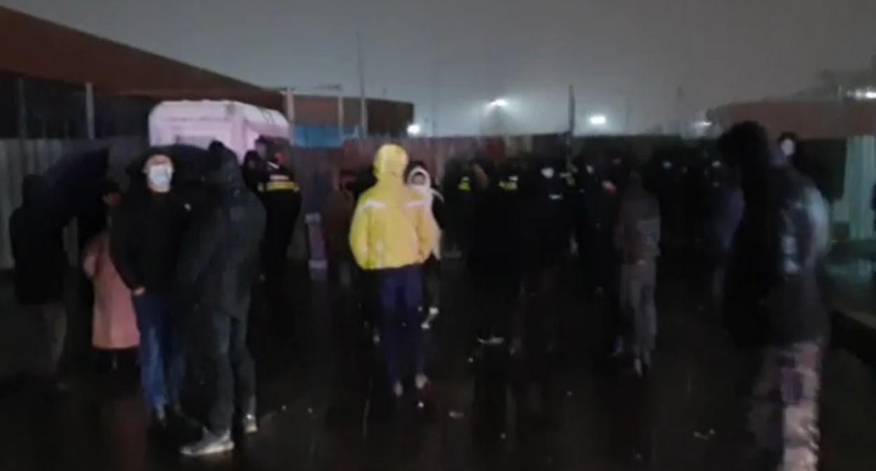 Акция протеста в Батуми. Стоп-кадр из видеоролика на странице https://www.facebook.com/batumelebi/videos/707112410484975/ Акция протеста в Батуми. Стоп-кадр из видеоролика на странице https://www.facebook.com/batumelebi/videos/707112410484975/