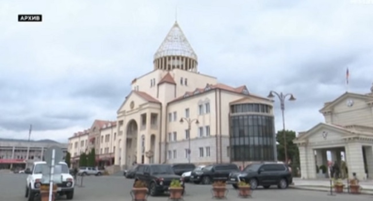 Степанакерт. Стоп-кадр из видео на странице https://www.youtube.com/watch?v=H3a1VhFnxzI Степанакерт. Стоп-кадр из видео на странице https://www.youtube.com/watch?v=H3a1VhFnxzI