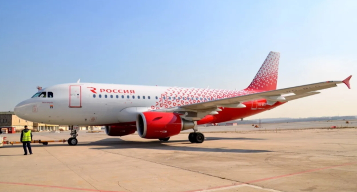 Лайнер авиакомпании "Россия". Фото: пресс-служба АК. https://www.rossiya-airlines.com/ Лайнер авиакомпании "Россия". Фото: пресс-служба АК. https://www.rossiya-airlines.com/