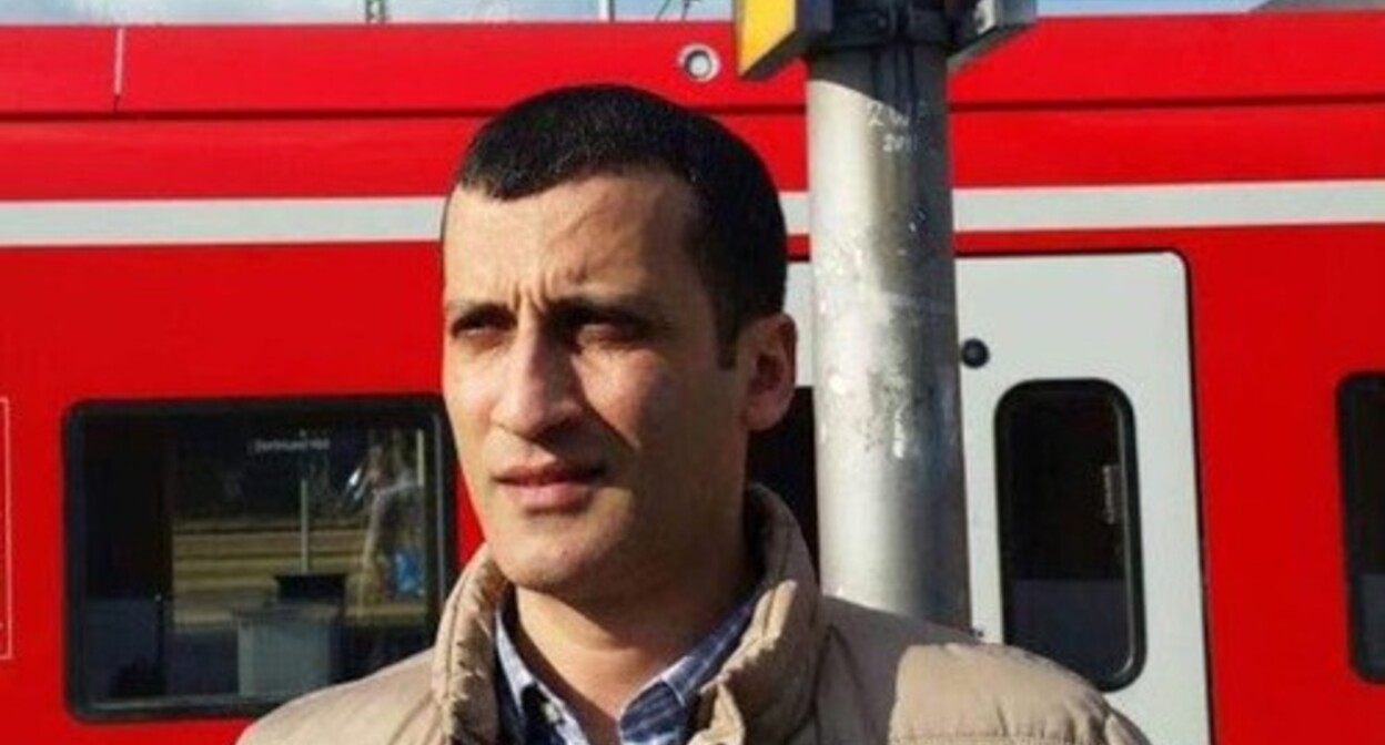 Эльчин Мамед. Скриншот http://www.massa.az/news/az/16292/pravozaschitnik-pomeschen-v-bolnicu-dlya-zaklyuchyonnyh Эльчин Мамед. Скриншот http://www.massa.az/news/az/16292/pravozaschitnik-pomeschen-v-bolnicu-dlya-zaklyuchyonnyh