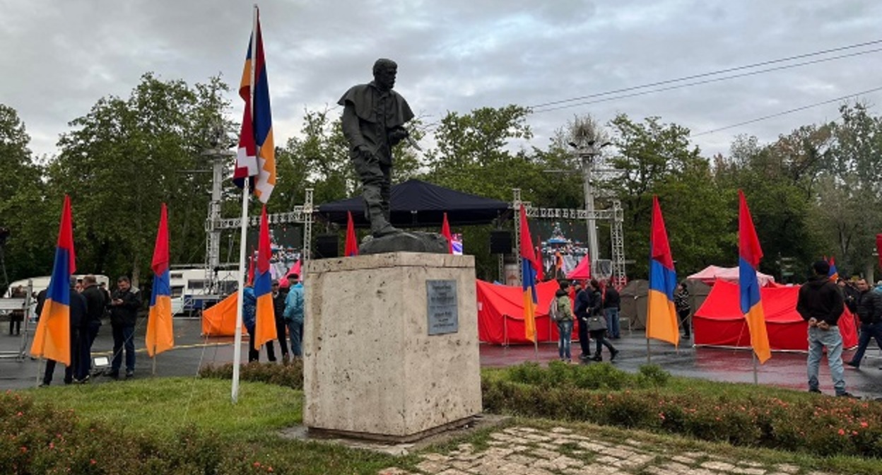 Палатки протестующих в Ереване. Фото Армине Мартиросян для "Кавказского узла". Палатки протестующих в Ереване. Фото Армине Мартиросян для "Кавказского узла".