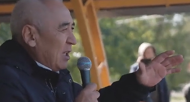 Адуче Эрднеев. Кадр видео https://www.youtube.com/watch?time_continue=9&v=XAzZudTebJA&feature=emb_logo Адуче Эрднеев. Кадр видео https://www.youtube.com/watch?time_continue=9&v=XAzZudTebJA&feature=emb_logo