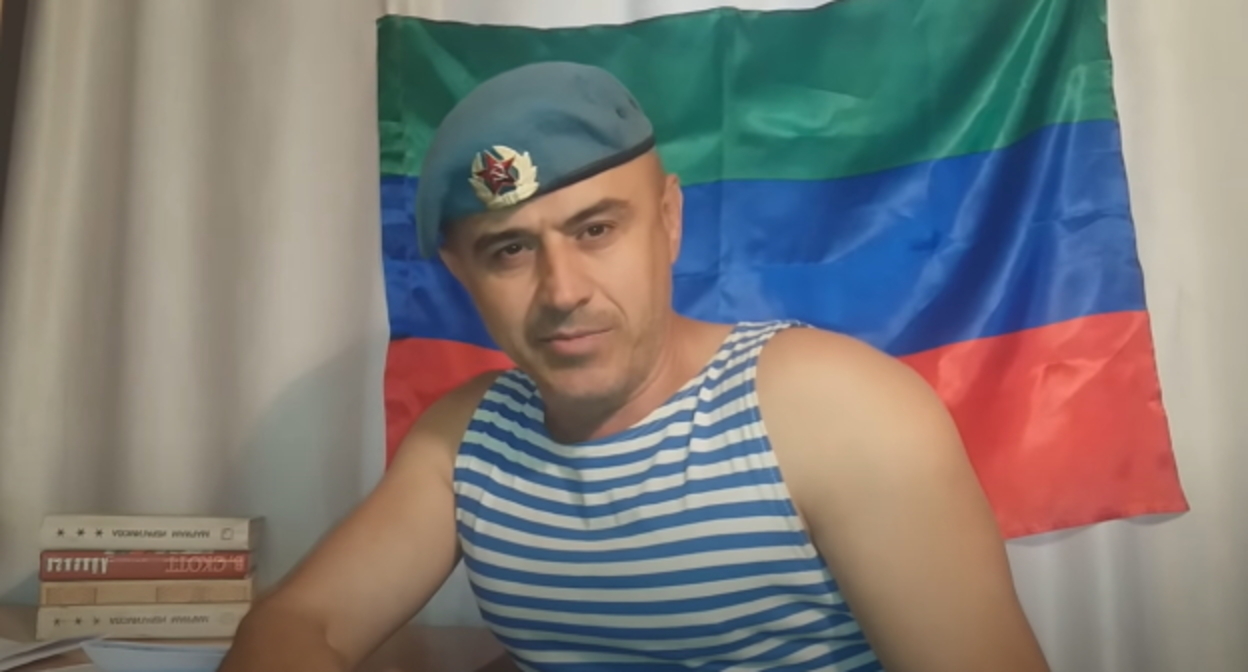 Асхабали Алибеков. стоп-кадр видео канала "Дикий десантник" https://www.youtube.com/watch?v=pgXra9fVrsI Асхабали Алибеков. стоп-кадр видео канала "Дикий десантник" https://www.youtube.com/watch?v=pgXra9fVrsI