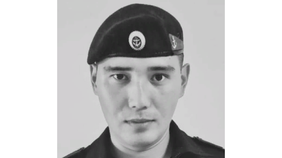 Эдгар Булкунтаев. Скриншот фотографии, опубликованной 12.05 на странице в соцсети "ВКонтакте" Руслана Бисенова, https://vk.com/glava.bisenov?w=wall643350194_1391%2Fall Эдгар Булкунтаев. Скриншот фотографии, опубликованной 12.05 на странице в соцсети "ВКонтакте" Руслана Бисенова, https://vk.com/glava.bisenov?w=wall643350194_1391%2Fall