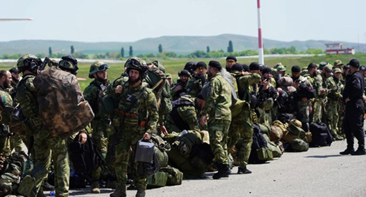 Чеченские добровольцы перед отправкой на Украину. 14 мая 2022 г. Скриншот видео со страницы Telegram t.me/RKadyrov_95/2099 Чеченские добровольцы перед отправкой на Украину. 14 мая 2022 г. Скриншот видео со страницы Telegram t.me/RKadyrov_95/2099
