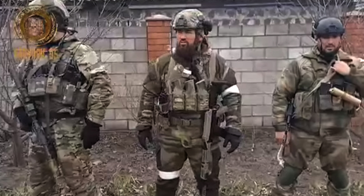 Бойцы полка им. Ахмата Кадырова. Кадр видео Рамзана Кадырова https://vk.com/ramzan?z=video279938622_456245464%2Fc76c9050127d6710b1%2Fpl_wall_279938622; Бойцы полка им. Ахмата Кадырова. Кадр видео Рамзана Кадырова https://vk.com/ramzan?z=video279938622_456245464%2Fc76c9050127d6710b1%2Fpl_wall_279938622;