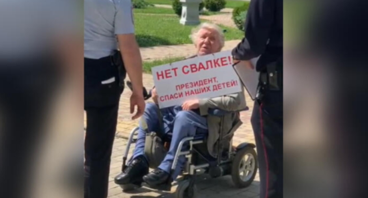 Юрий Трубачев на пикете, фото: телеграм-канал «Это «Нам здесь жить!», https://t.me/nzzhit/8213 Юрий Трубачев на пикете, фото: телеграм-канал «Это «Нам здесь жить!», https://t.me/nzzhit/8213