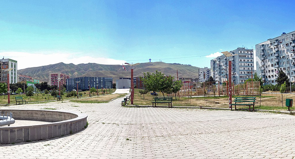 Площадь Рустави. Фото https://commons.wikimedia.org/wiki/Category:Rustavi Площадь Рустави. Фото https://commons.wikimedia.org/wiki/Category:Rustavi