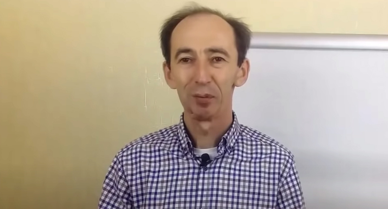 Аслан Наптугов. Кадр видео канала Аслан Наптугов https://www.youtube.com/watch?v=z-a761-W1uE Аслан Наптугов. Кадр видео канала Аслан Наптугов https://www.youtube.com/watch?v=z-a761-W1uE