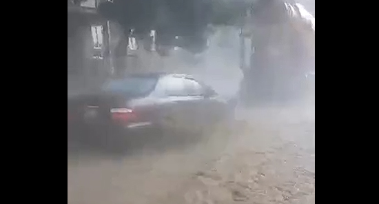 Селевой поток в районе села Сагурамо, Грузия. Кадр видео https://vk.com/video19562749_456239128 Селевой поток в районе села Сагурамо, Грузия. Кадр видео https://vk.com/video19562749_456239128
