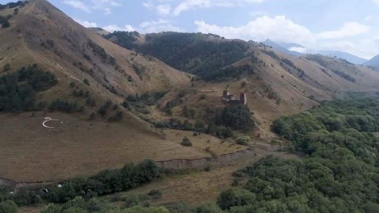 Заповедник Эрзи. Стопкадр из видео на странице https://www.youtube.com/watch?v=FAWdOFjPpkc Заповедник Эрзи. Стопкадр из видео на странице https://www.youtube.com/watch?v=FAWdOFjPpkc