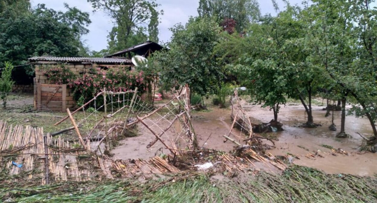 Дома жителей поселка Ашагы Агджакенд после схода селя. Фото https://media.az/society/1067865636/goskomitet-v-geranboe-silnye-dozhdi-nanesli-uscherb-domam-306-vynuzhdennyh-pereselencev-foto/ Дома жителей поселка Ашагы Агджакенд после схода селя. Фото https://media.az/society/1067865636/goskomitet-v-geranboe-silnye-dozhdi-nanesli-uscherb-domam-306-vynuzhdennyh-pereselencev-foto/