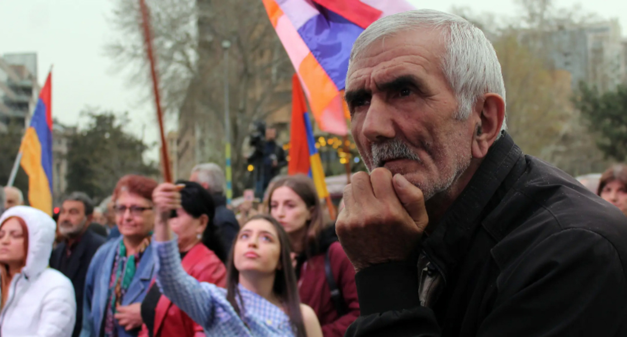 Участники протестной акции в Ереване. Фото Тиграна Петросяна для "Кавказского узла". Участники протестной акции в Ереване. Фото Тиграна Петросяна для "Кавказского узла".