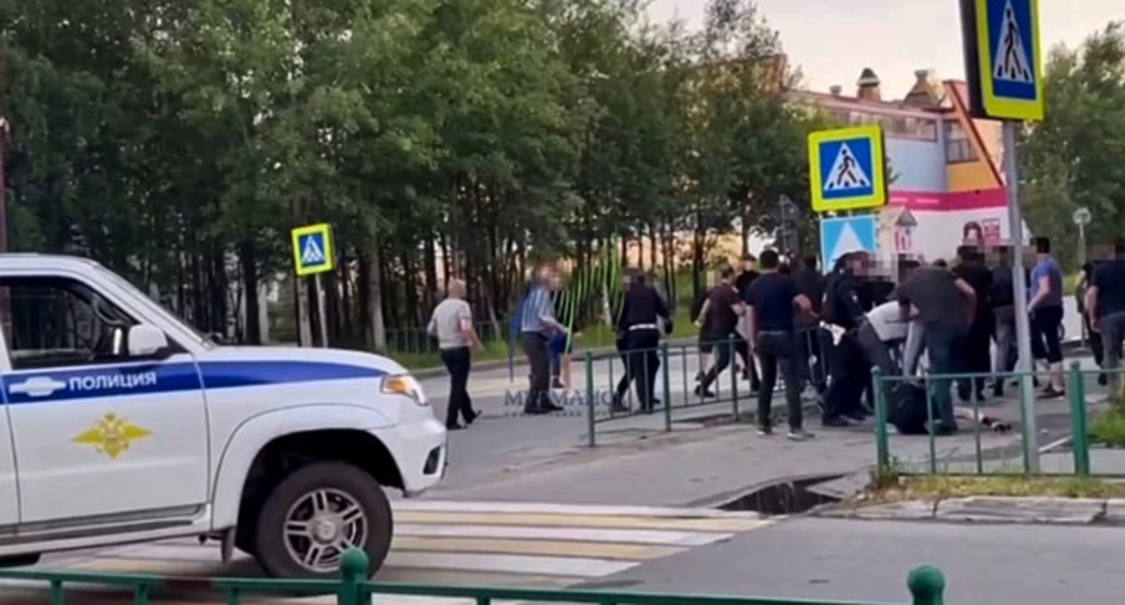Массовая драка с участием азербайджанцев в Ковдоре. Фото: vk.com/murmanskgroup Массовая драка с участием азербайджанцев в Ковдоре. Фото: vk.com/murmanskgroup