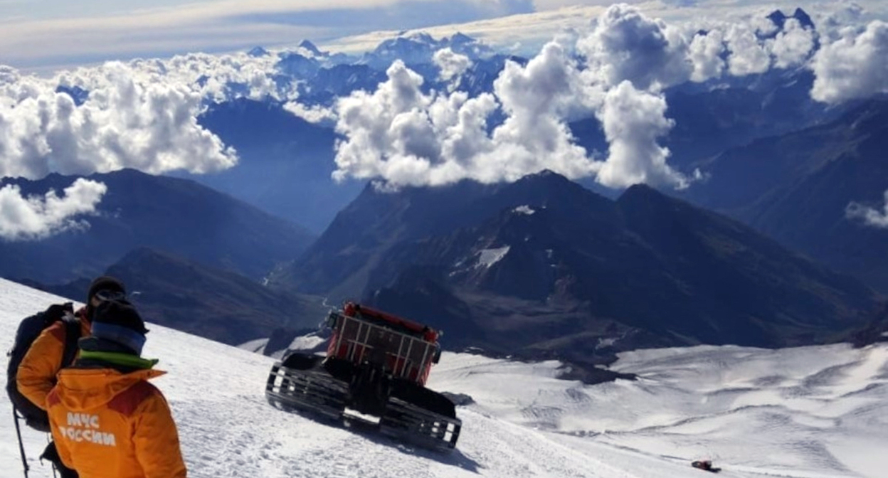 Спасатели в горах. Фото пресс-службы МЧС по Кабардино-Балкарии Спасатели в горах. Фото пресс-службы МЧС по Кабардино-Балкарии