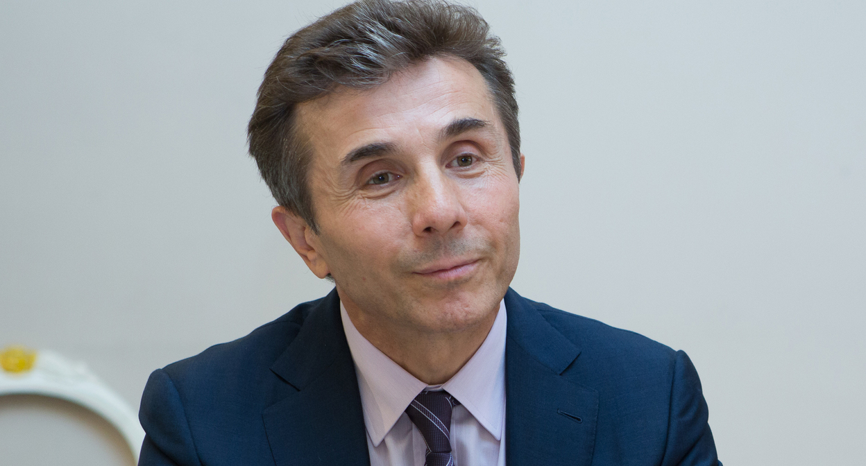 Бидзина Иванишвили. Фото https://commons.wikimedia.org/wiki/Category:Bidzina_Ivanishvili#/media/File:Solvita_Āboltiņa_tiekas_ar_Gruzijas_premjerministru.jpg Бидзина Иванишвили. Фото https://commons.wikimedia.org/wiki/Category:Bidzina_Ivanishvili#/media/File:Solvita_Āboltiņa_tiekas_ar_Gruzijas_premjerministru.jpg