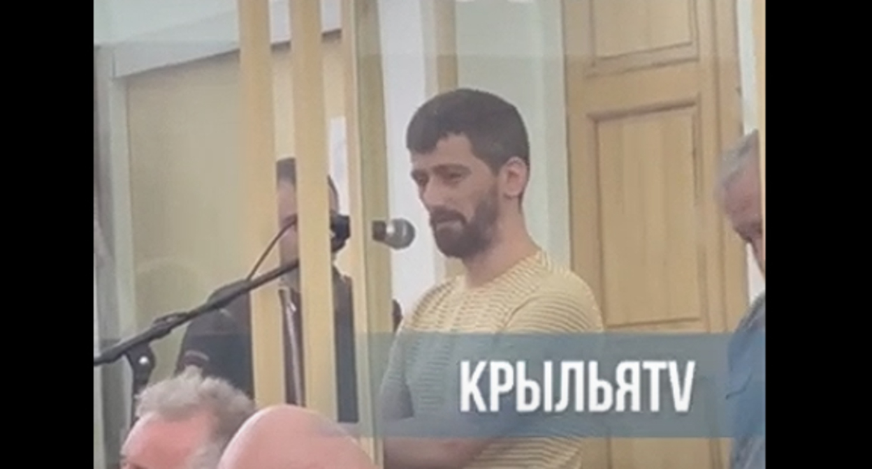Вадим Чельдиев в зале суда 07.07.2022. Кадр видео E-Osetia https://www.youtube.com/watch?v=bGNdzRA_1tw Вадим Чельдиев в зале суда 07.07.2022. Кадр видео E-Osetia https://www.youtube.com/watch?v=bGNdzRA_1tw
