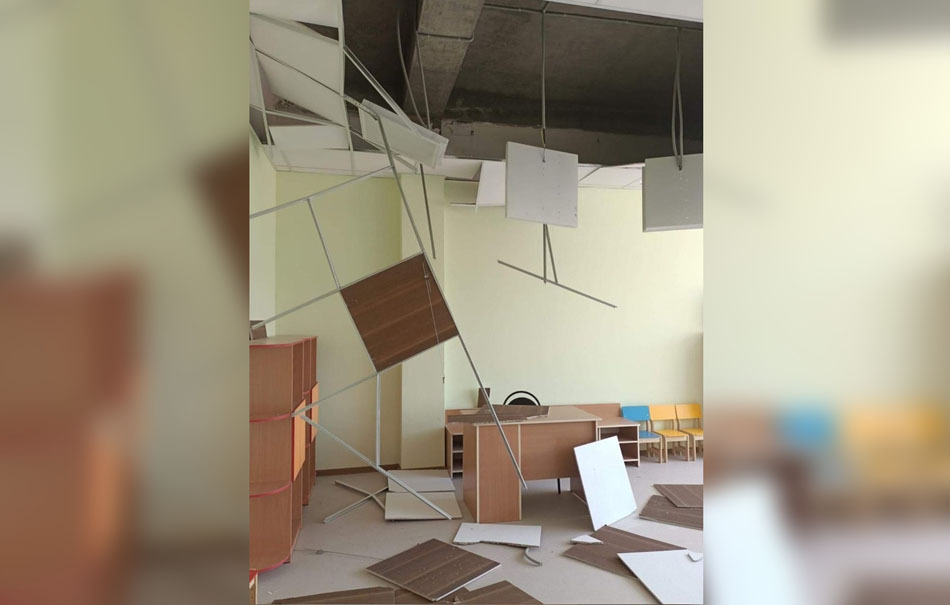 Обвалившийся потолок детсаду Каспийска. Скриншот публикации на странице https://vk.com/wall-74219800_1453067 Обвалившийся потолок детсаду Каспийска. Скриншот публикации на странице https://vk.com/wall-74219800_1453067