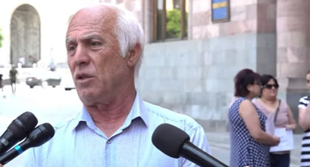Председатель неправительственной организации "Во имя Гадрута" Левон Айриян. Cкриншот видео https://www.youtube.com/watch?v=ppgukp-3-Echttps://www.youtube.com/watch?v=ppgukp-3-Ec Председатель неправительственной организации "Во имя Гадрута" Левон Айриян. Cкриншот видео https://www.youtube.com/watch?v=ppgukp-3-Echttps://www.youtube.com/watch?v=ppgukp-3-Ec