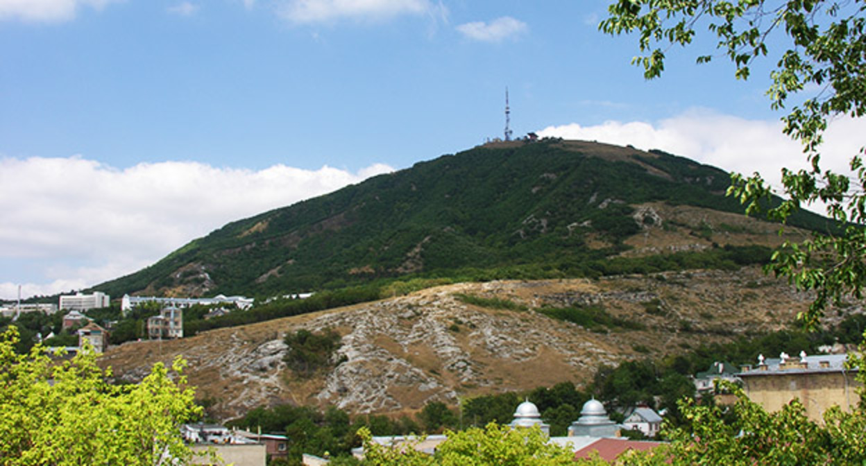 Гора Машук. Фото: Fastboy https://ru.wikipedia.org Гора Машук. Фото: Fastboy https://ru.wikipedia.org