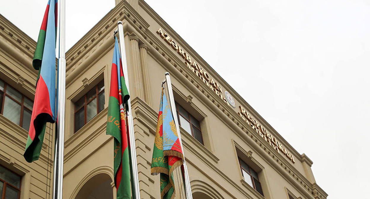 Здание миноброны Азербайджана. https://mod.gov.az/az/news/azerbaycan-ordusunun-movqeleri-atese-tutulub-41236.html Здание миноброны Азербайджана. https://mod.gov.az/az/news/azerbaycan-ordusunun-movqeleri-atese-tutulub-41236.html
