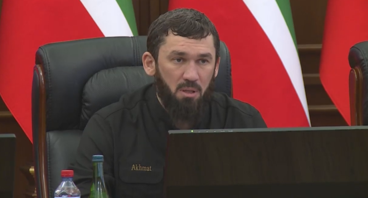 Магомед Даудов. Стоп-кадр видео, опубликованного в Instagram*-аккаунте Даудова 03.02.22, https://www.instagram.com/p/CZhdWlmvyS1/. Магомед Даудов. Стоп-кадр видео, опубликованного в Instagram*-аккаунте Даудова 03.02.22, https://www.instagram.com/p/CZhdWlmvyS1/.