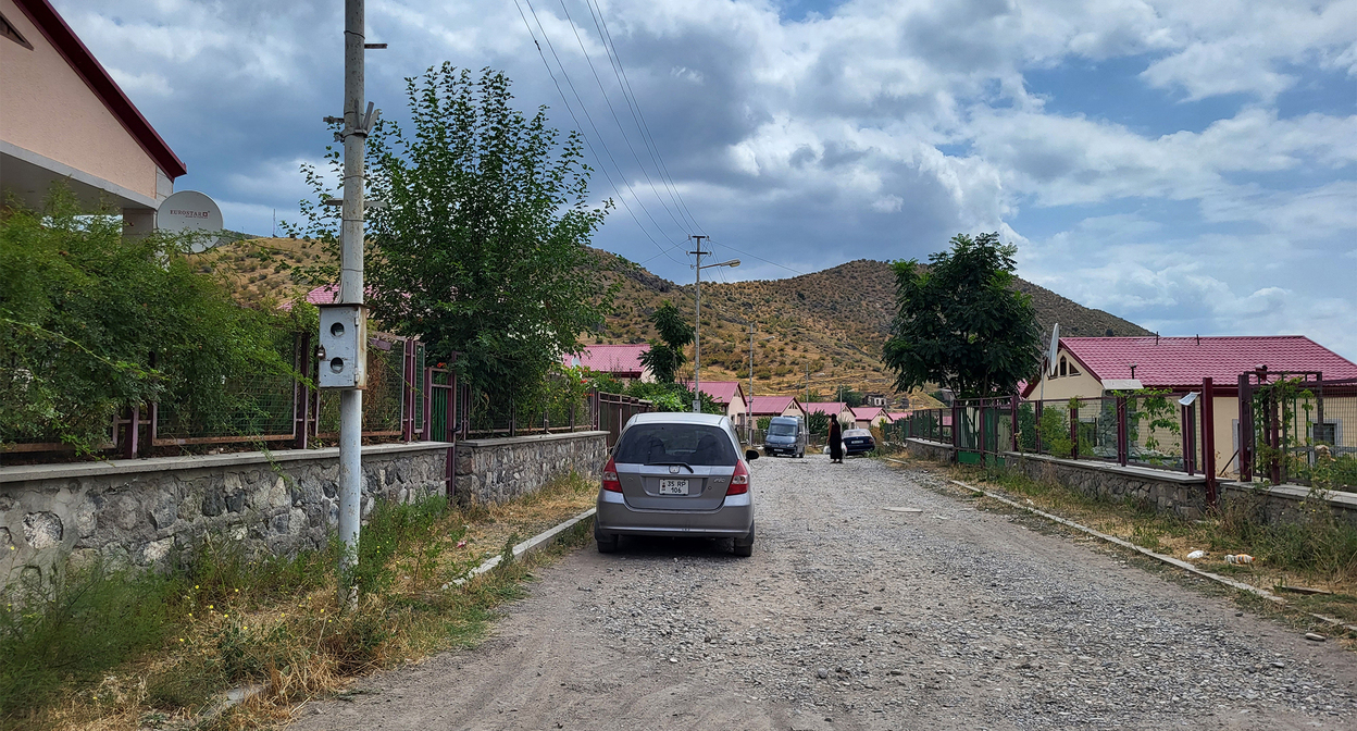 Поселок Ахавно в Кашатагском районе Нагорного Карабаха. Фото Алвард Григорян для "Кавказского узла" Поселок Ахавно в Кашатагском районе Нагорного Карабаха. Фото Алвард Григорян для "Кавказского узла"