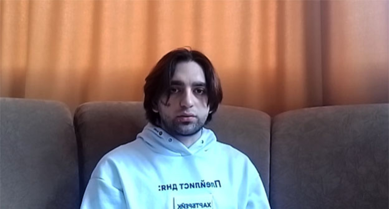Магомед Асхабов. Кадр видео "Кавказ.Реалии"*. https://d19wbtacbn3uyf.cloudfront.net/a/podveshivali-za-ruki-izgonyali-dzhinna-istoriya-magomeda-kotorogo-lechili-ot-gomoseksualjnosti-v-rehab-tsentre-v-dagestane/31941445.html Магомед Асхабов. Кадр видео "Кавказ.Реалии"*. https://d19wbtacbn3uyf.cloudfront.net/a/podveshivali-za-ruki-izgonyali-dzhinna-istoriya-magomeda-kotorogo-lechili-ot-gomoseksualjnosti-v-rehab-tsentre-v-dagestane/31941445.html