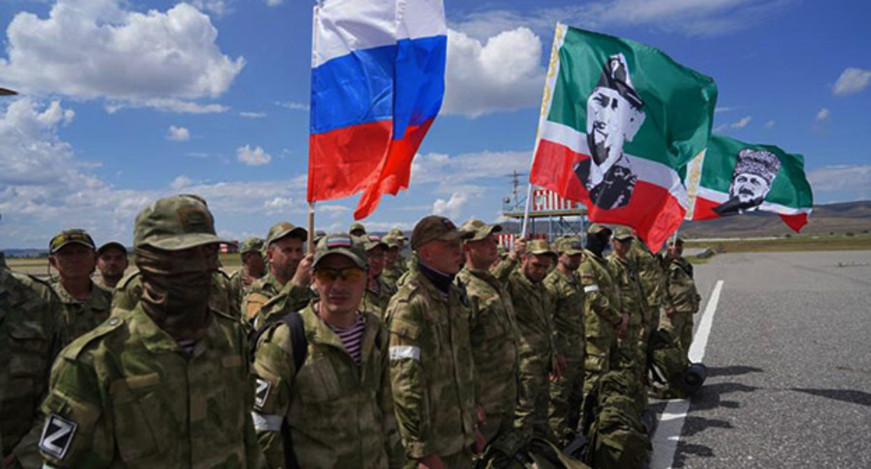 Добровольцы перед отправкой на Украину. Фото: "Грозный-информ" https://grozny-inform.ru Добровольцы перед отправкой на Украину. Фото: "Грозный-информ" https://grozny-inform.ru