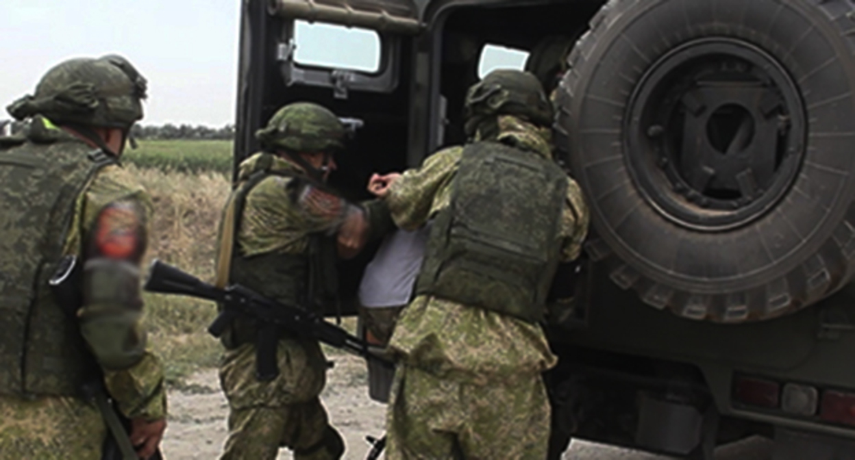 Сотрудники силовых структур во время задержания. Фото: https://function.mil.ru Сотрудники силовых структур во время задержания. Фото: https://function.mil.ru
