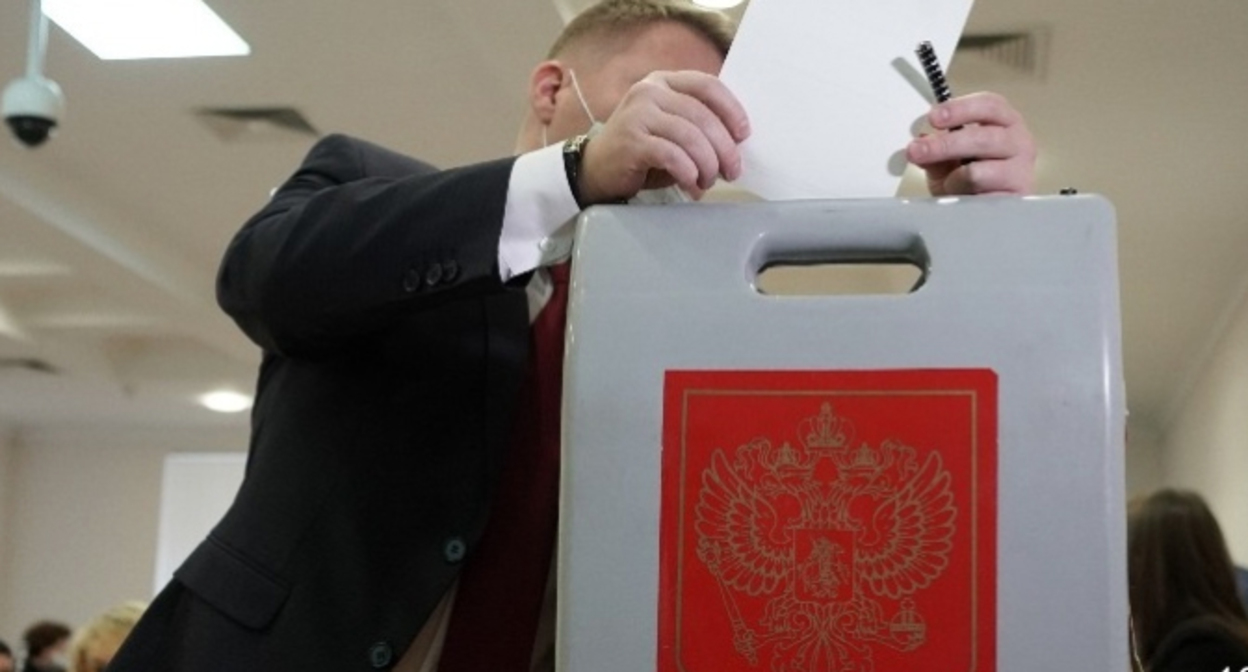 На выборах в Волгоградскую облдуму. Фото https://v102.ru/news/111180.html На выборах в Волгоградскую облдуму. Фото https://v102.ru/news/111180.html