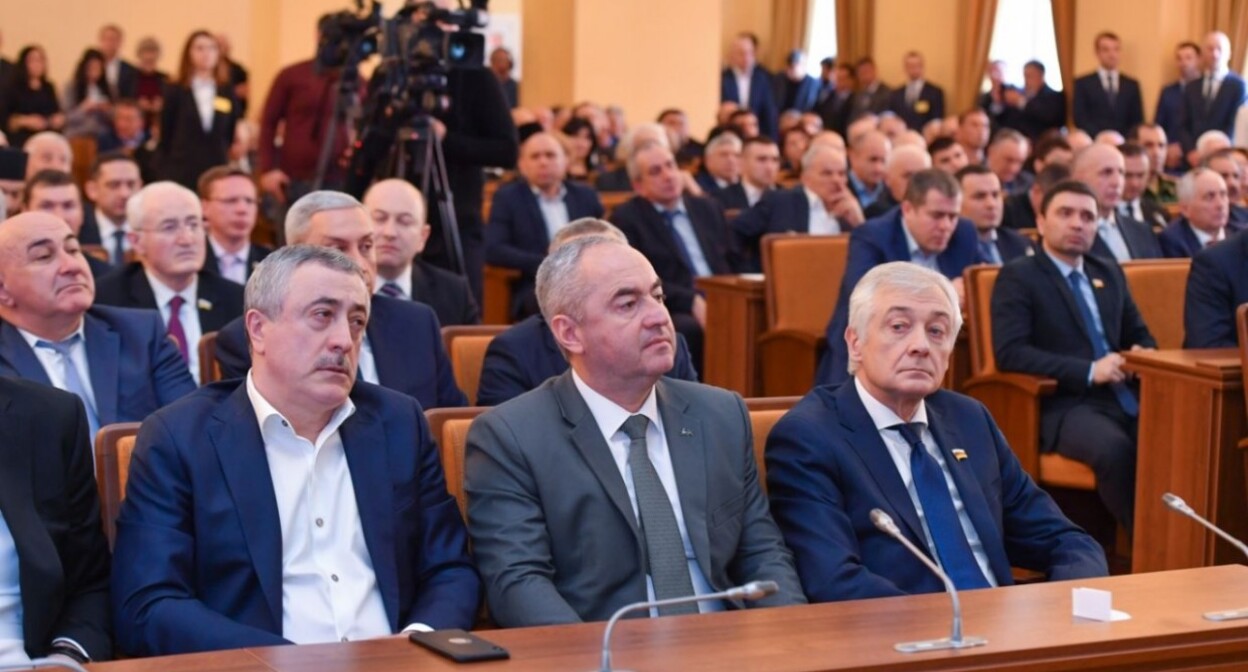Заседания парламента Северной Осетии. Фото https://osnova.news/n/17000/ Заседания парламента Северной Осетии. Фото https://osnova.news/n/17000/