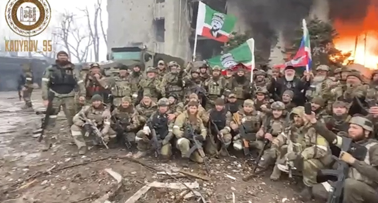 Добровольцы из Чечни на Донбассе. Кадр видео https://vk.com/kadyrov_ramzan_ahmatovich Добровольцы из Чечни на Донбассе. Кадр видео https://vk.com/kadyrov_ramzan_ahmatovich