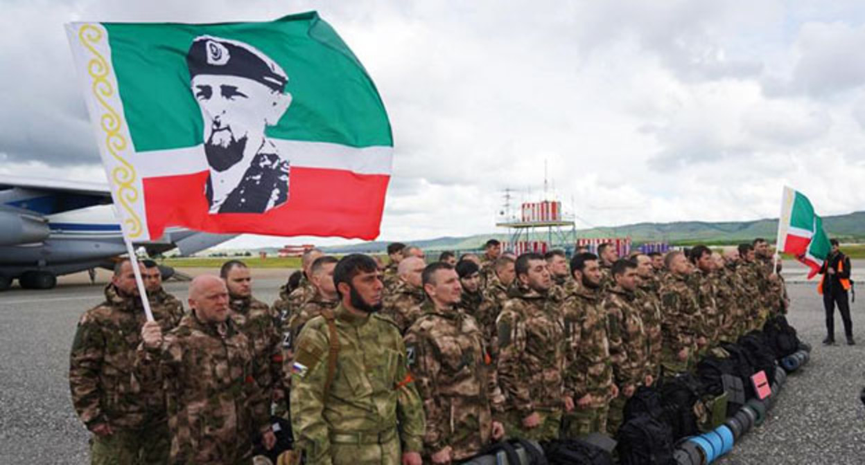 Чеченские военнослужащие перед отправкой на Украину. Фото: "Грозный-Информ" https://www.grozny-inform.ru/news/society/139195/ Чеченские военнослужащие перед отправкой на Украину. Фото: "Грозный-Информ" https://www.grozny-inform.ru/news/society/139195/