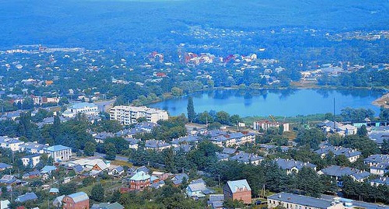 Горячий Ключ. Фото: baloun https://ru.wikipedia.org/ Горячий Ключ. Фото: baloun https://ru.wikipedia.org/