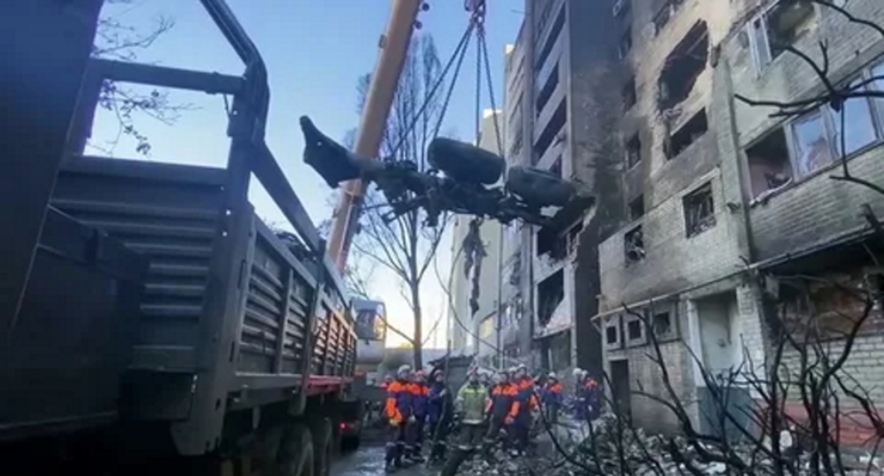 Разбор завалов в доме в Ейске, стоп-кадр видео https://www.youtube.com/watch?v=nerePD2V2iE Разбор завалов в доме в Ейске, стоп-кадр видео https://www.youtube.com/watch?v=nerePD2V2iE