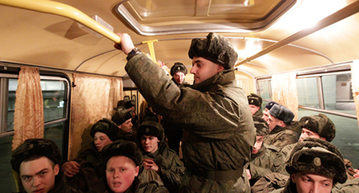 Военнослужащие. Фото: Эдуард Корниенко, ЮГА.ру Военнослужащие. Фото: Эдуард Корниенко, ЮГА.ру