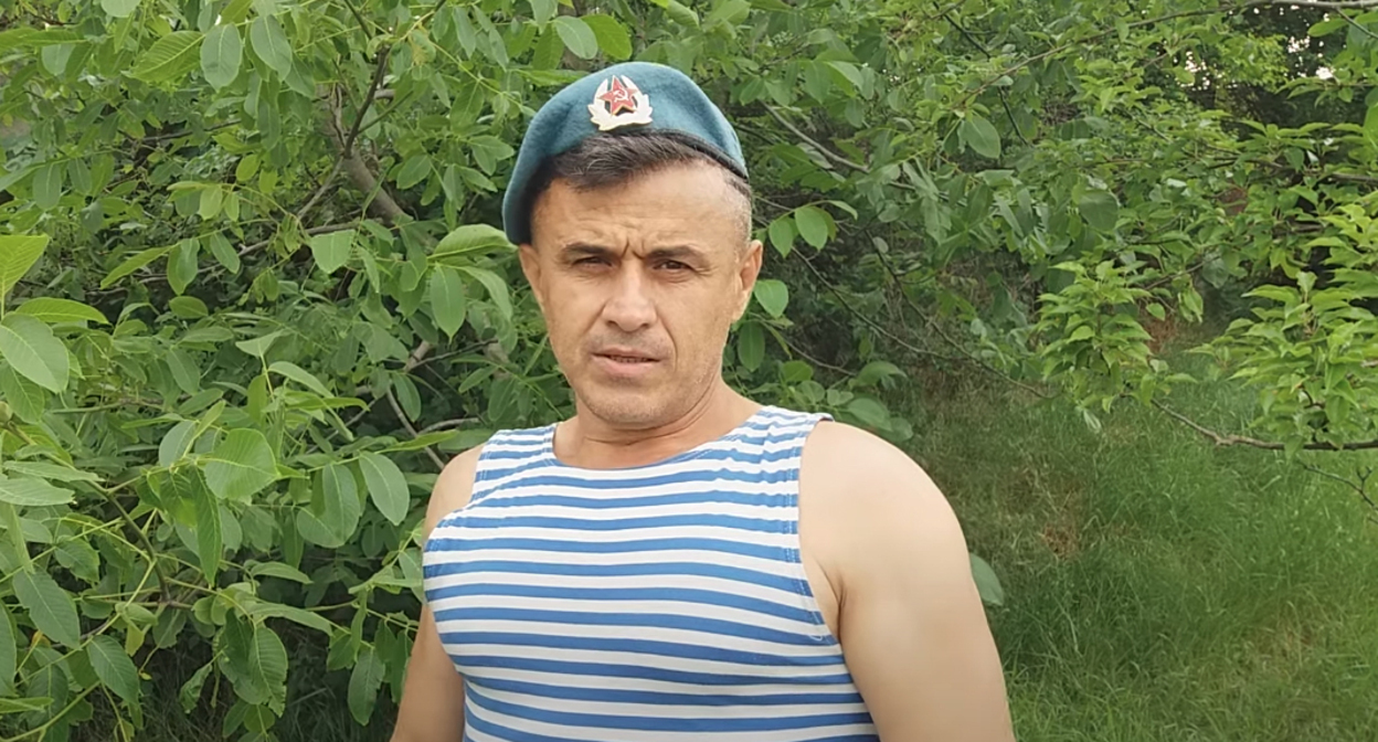Асхабали Алибеков. стоп-кадр видео канала "Дикий десантник" https://www.youtube.com/watch?v=pgXra9fVrsI Асхабали Алибеков. стоп-кадр видео канала "Дикий десантник" https://www.youtube.com/watch?v=pgXra9fVrsI
