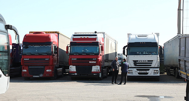 Большегрузы на Керченской переправе. Фото: пресс-служба администрации Краснодарского края
