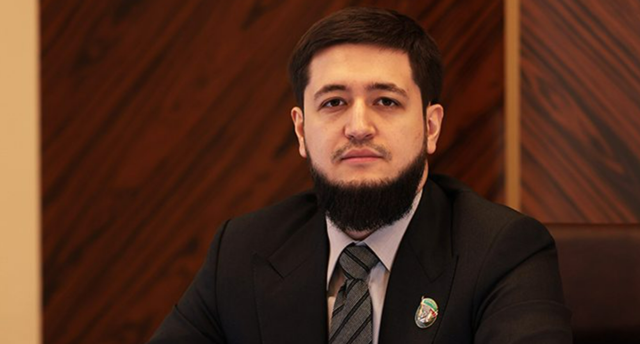 Адам Алханов. Фото с сайта главы Чечни, https://chechnya.gov.ru/organy-vlasti/pravitelstvo/zamestiteli-predsedatelya-pravitelstva/alkhanov-adam-ruslanovich/ Адам Алханов. Фото с сайта главы Чечни, https://chechnya.gov.ru/organy-vlasti/pravitelstvo/zamestiteli-predsedatelya-pravitelstva/alkhanov-adam-ruslanovich/