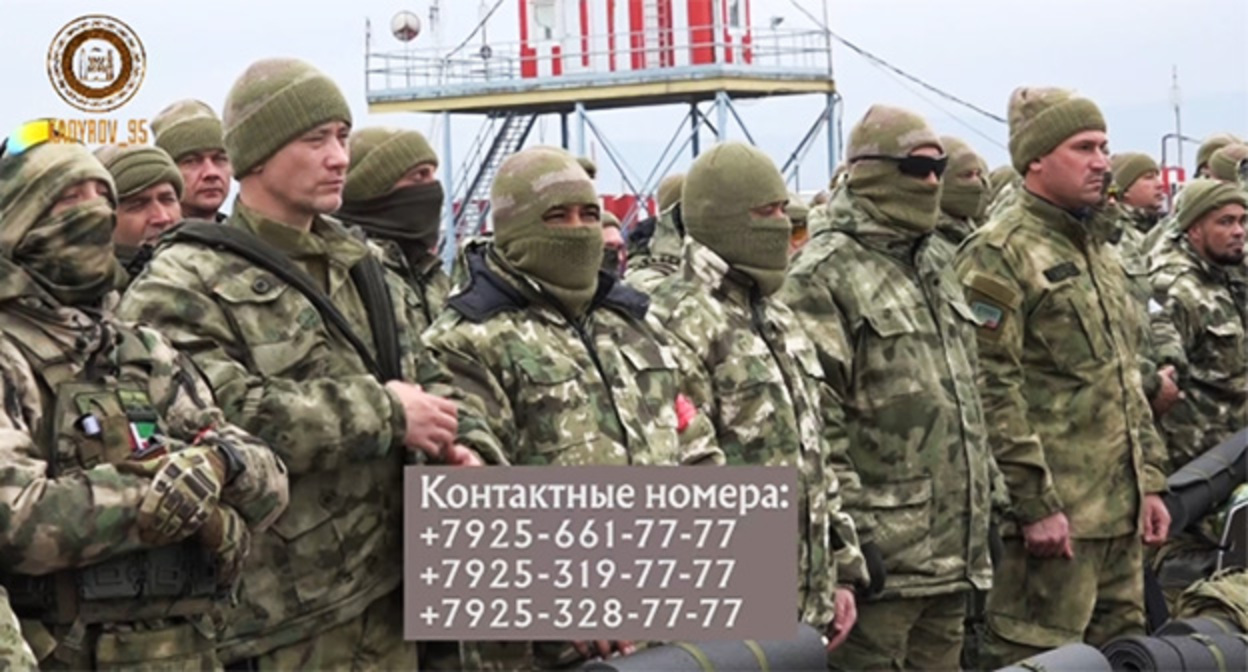 Новая партия добровольцев отправилась в зону военной операции на Украине. Скриншот видео https://t.me/RKadyrov_95/3086 Новая партия добровольцев отправилась в зону военной операции на Украине. Скриншот видео https://t.me/RKadyrov_95/3086